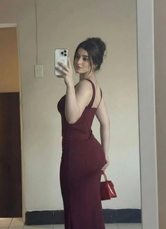 Farah - escort in Singapore Photo 1 of 1