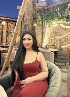 Farah - escort in Dubai Photo 7 of 8