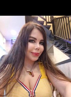 Farah Irani - escort in Muscat Photo 1 of 6