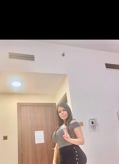 Farah Irani - escort in Muscat Photo 3 of 6