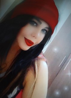 Farah Irani - escort in Muscat Photo 7 of 12