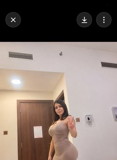 Farah Irani - escort in Muscat Photo 14 of 20