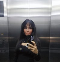 Farah - escort in Muscat