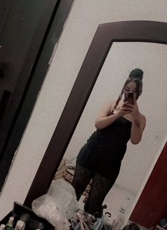 Farah - escort in Beirut Photo 5 of 6