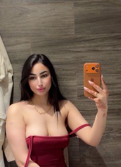 Farah - escort in Abu Dhabi Photo 10 of 10