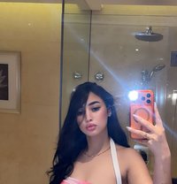 Farah - puta in Abu Dhabi Photo 11 of 12