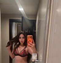Farah - escort in Abu Dhabi Photo 17 of 20