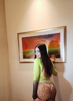 farah in Dubai - escort in Dubai Photo 5 of 8