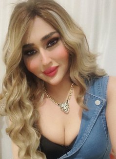 Farah Queen - Transsexual escort in Erbil Photo 6 of 8
