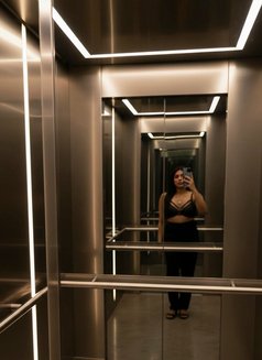 Farawla Baby Big Dick - Transsexual escort in Jeddah Photo 18 of 19