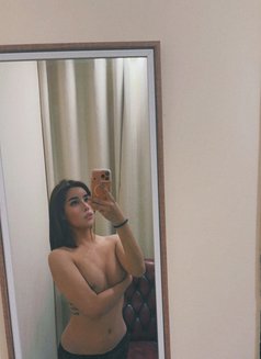 Farawla - Transsexual escort in Al Ain Photo 5 of 9