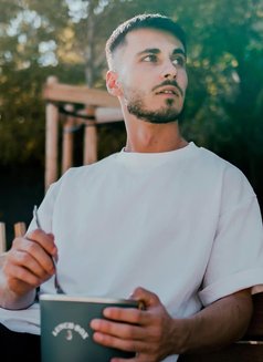 Fares - Male escort in Beirut Photo 1 of 4