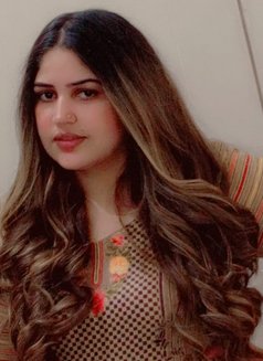 Farha - puta in Muscat Photo 2 of 5