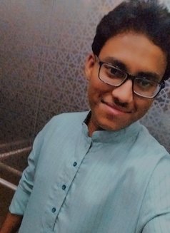 Farhan - Male escort in Kuwait Photo 1 of 1