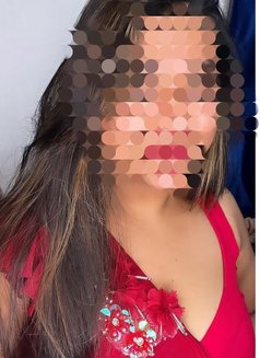 Farhana 8" Top Big Size Cock Juicy Boobs - Acompañantes masculino in Kochi Photo 5 of 12