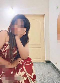 Farhana 8" Top Big Size Cock Juicy Boobs - Acompañantes masculino in Kochi Photo 11 of 12