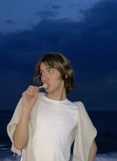 Farid Fairy - Acompañantes masculino in Riyadh Photo 4 of 5