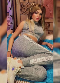 Farida - Transsexual escort in Cairo Photo 6 of 12
