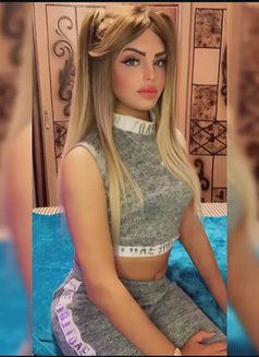 Farida - Transsexual escort in Cairo Photo 7 of 12