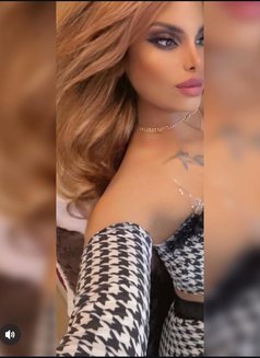 Farida - Transsexual escort in Cairo Photo 11 of 12