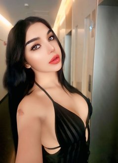 Faridahabibi69 - Transsexual escort in Bangkok Photo 4 of 14