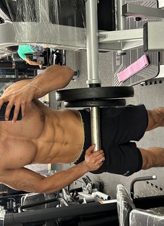 Faris Top - Male escort in Riyadh Photo 8 of 9