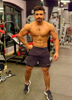 Faris Top - Male escort in Riyadh Photo 9 of 9
