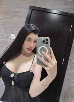 Farrah - escort in Abu Dhabi Photo 6 of 13