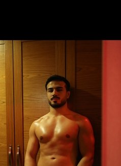 Faruk Koc - Male escort in İstanbul Photo 3 of 4