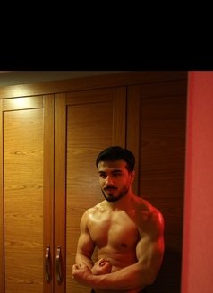 Faruk Koc - Male escort in İstanbul Photo 4 of 4