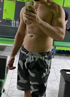Faruk Koc - Male escort in İstanbul Photo 4 of 4