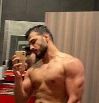 Faruk Koc - Male escort in İstanbul Photo 4 of 4