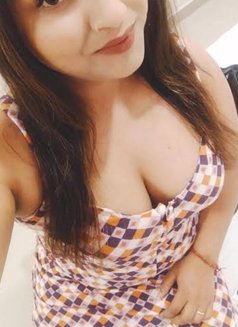Farveena Mallu 8 "Dik Cutee - Acompañantes transexual in Thiruvananthapuram Photo 5 of 8