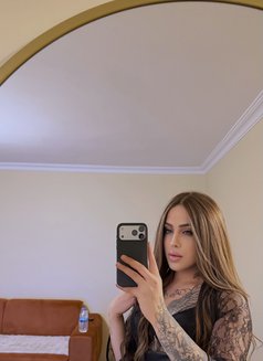 Farya Aura - Transsexual escort in İstanbul Photo 3 of 4