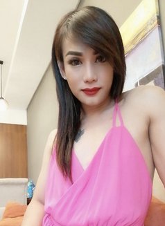 Alluring Farzalina - Transsexual escort in Makati City Photo 10 of 21