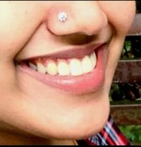 Farzana Anu - puta in Kochi