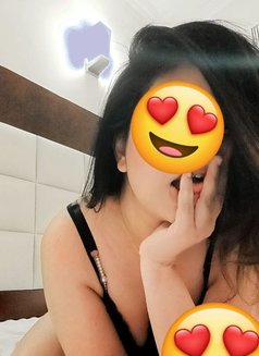 Farzhana Huge Cock8" - Transsexual escort in Kochi Photo 2 of 7