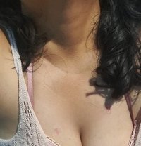 Faseeha - adult performer in Islamabad