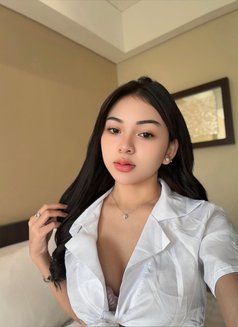 Fasha - escort in Bali Photo 2 of 8