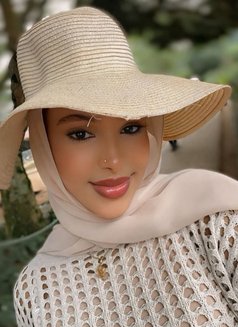 Fatima - escort in Doha Photo 4 of 5