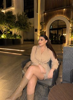 Fatima - escort in Jeddah Photo 1 of 5