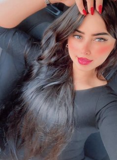 Fatima - escort in İstanbul Photo 1 of 8