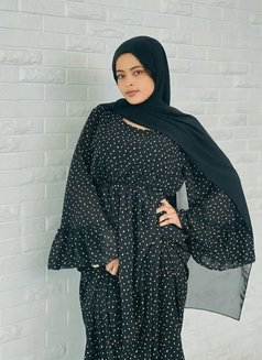 Fatima - escort in Muscat Photo 2 of 3