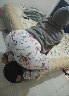 Fatimah - puta in Kuwait Photo 2 of 3