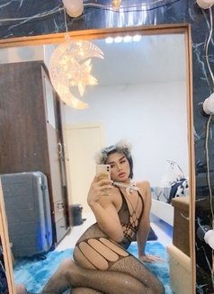 Fatin Big cock full fun - Transsexual escort in Abu Dhabi Photo 3 of 6