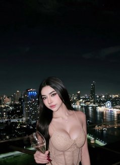 Fatin - escort in Bangkok Photo 4 of 6