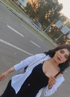 Fatine - escort in İstanbul Photo 2 of 8