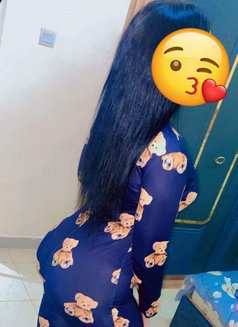 Fatom - escort in Ajmān Photo 1 of 2