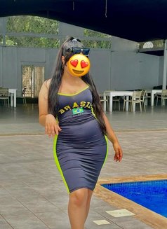 Fatom - escort in Ajmān Photo 1 of 6