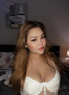 Fatoom - puta in Al Manama Photo 8 of 8